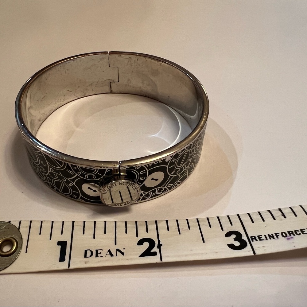 Henri Bendel Logo Hinged Bangle Bracelet - Picture 1 of 7